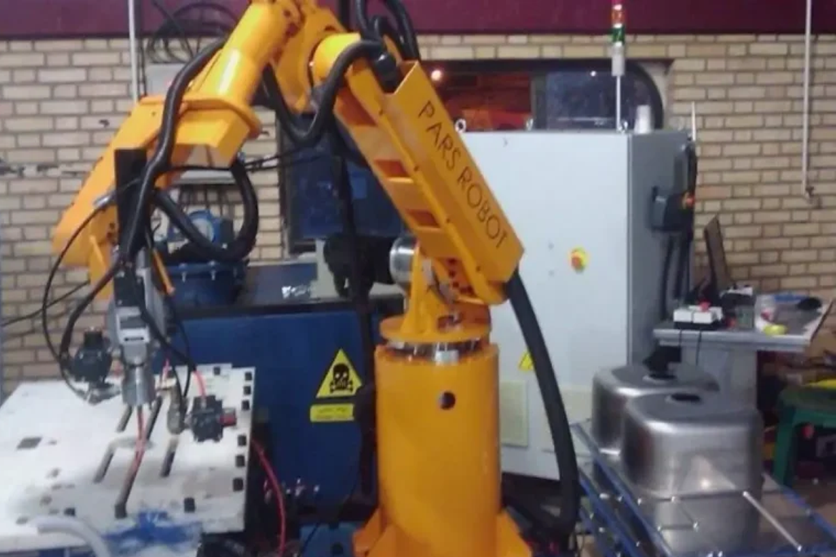 ربات چسب زنی