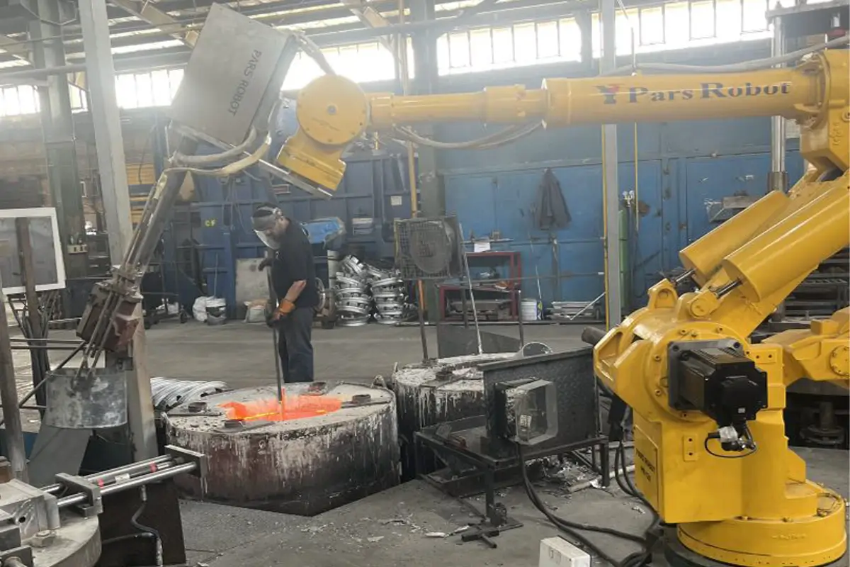 ربات ریخته گری